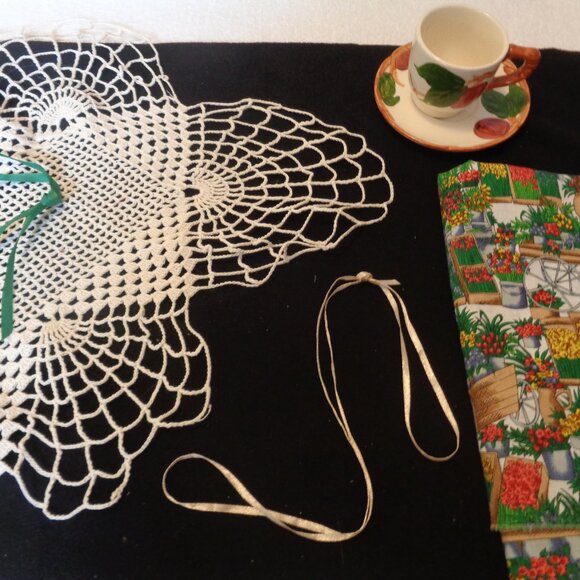 FRANCISAN SM APPLE CUP & SAUCER OLD LG DOILY RIBBONS GARDEN FABRIC LOT - Picture 9 of 16